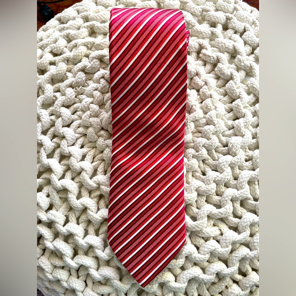 Burberry tie 100% silk